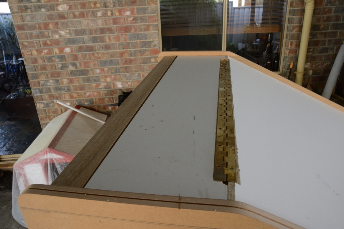picture of top of cabinet