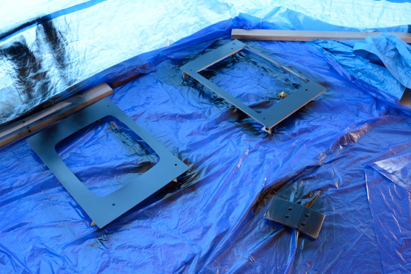 picture of bezel and bolts painted black