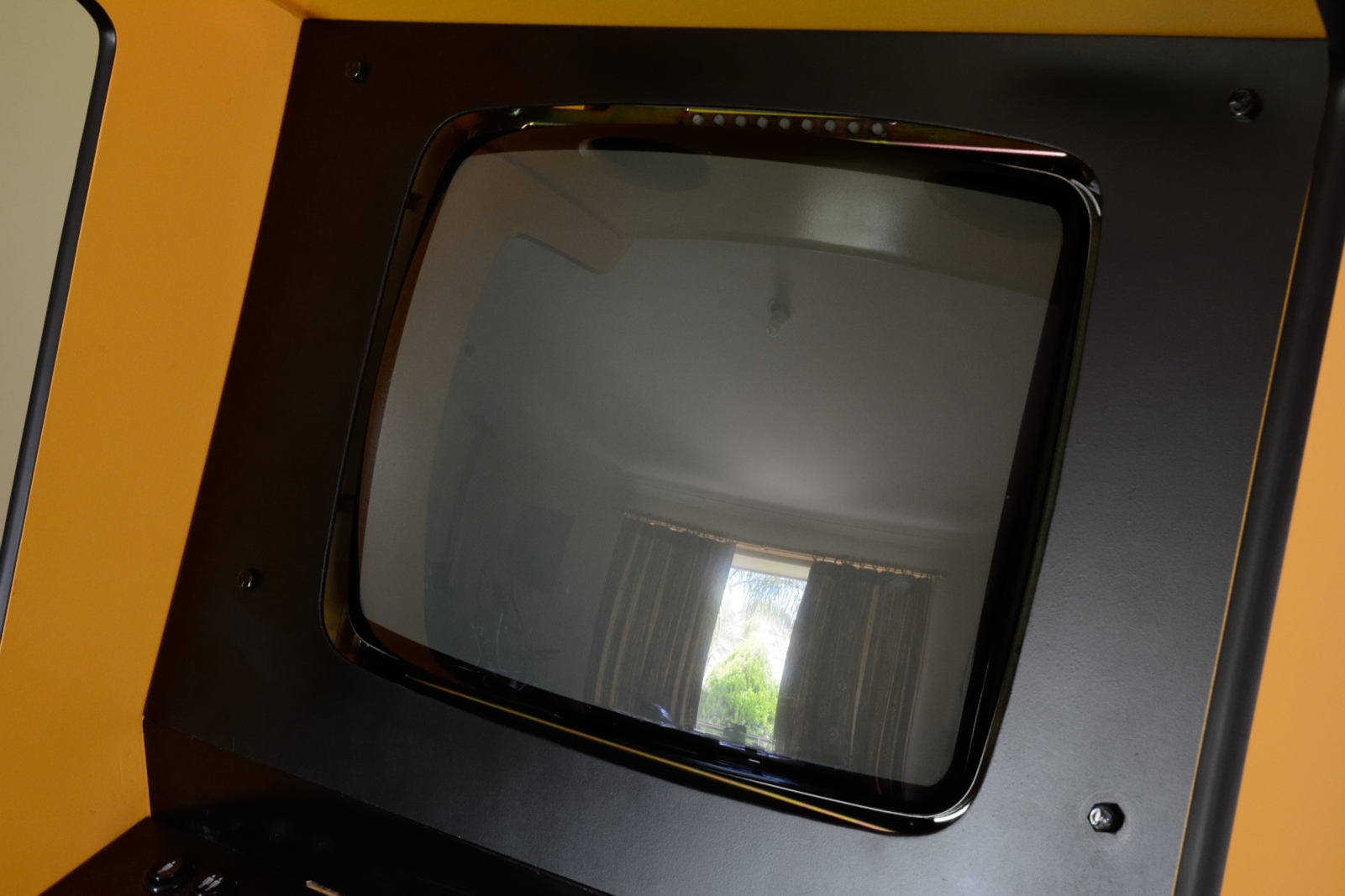 picture of monitor and bezel