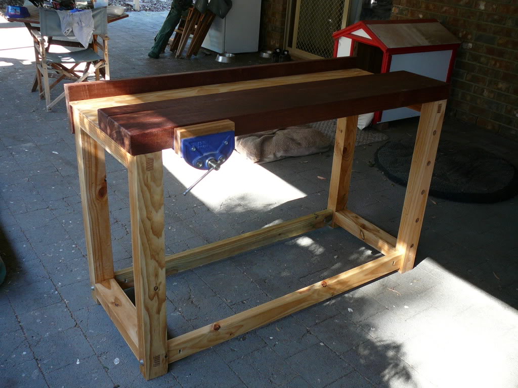 picture of the zombie arcade cabinet